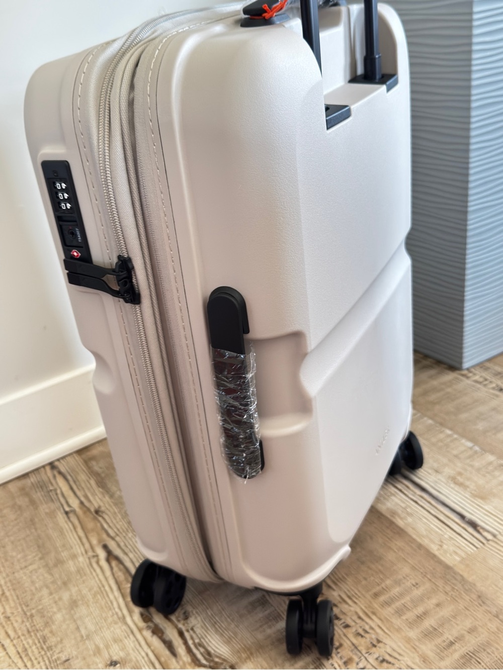 Antler Carry-On Luggage Warm Taupe Stripe Hardshell Spinner Suitcase Travel✈️ - Picture 12 of 16